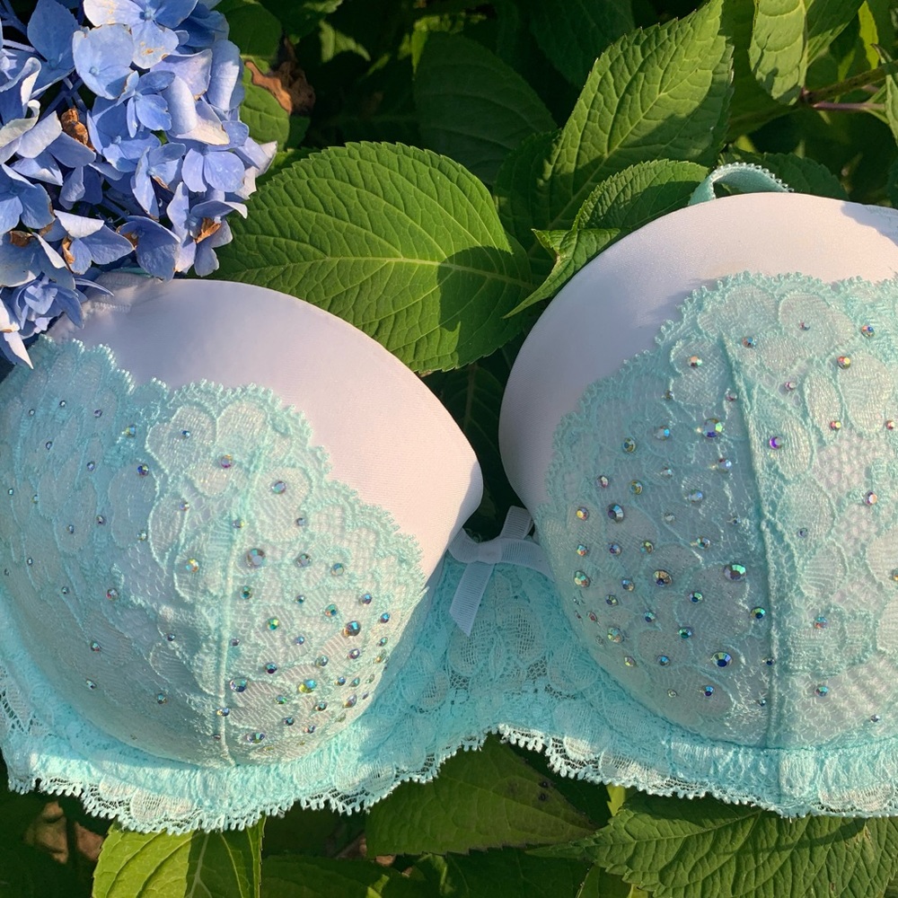 Victoria’s Secret Dream Angels Demi size 32 D